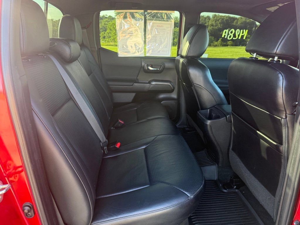 Used 2020 Toyota Tacoma TRD Off-Road w/ TRD Premium Off Road Package AWD/4WD image 14