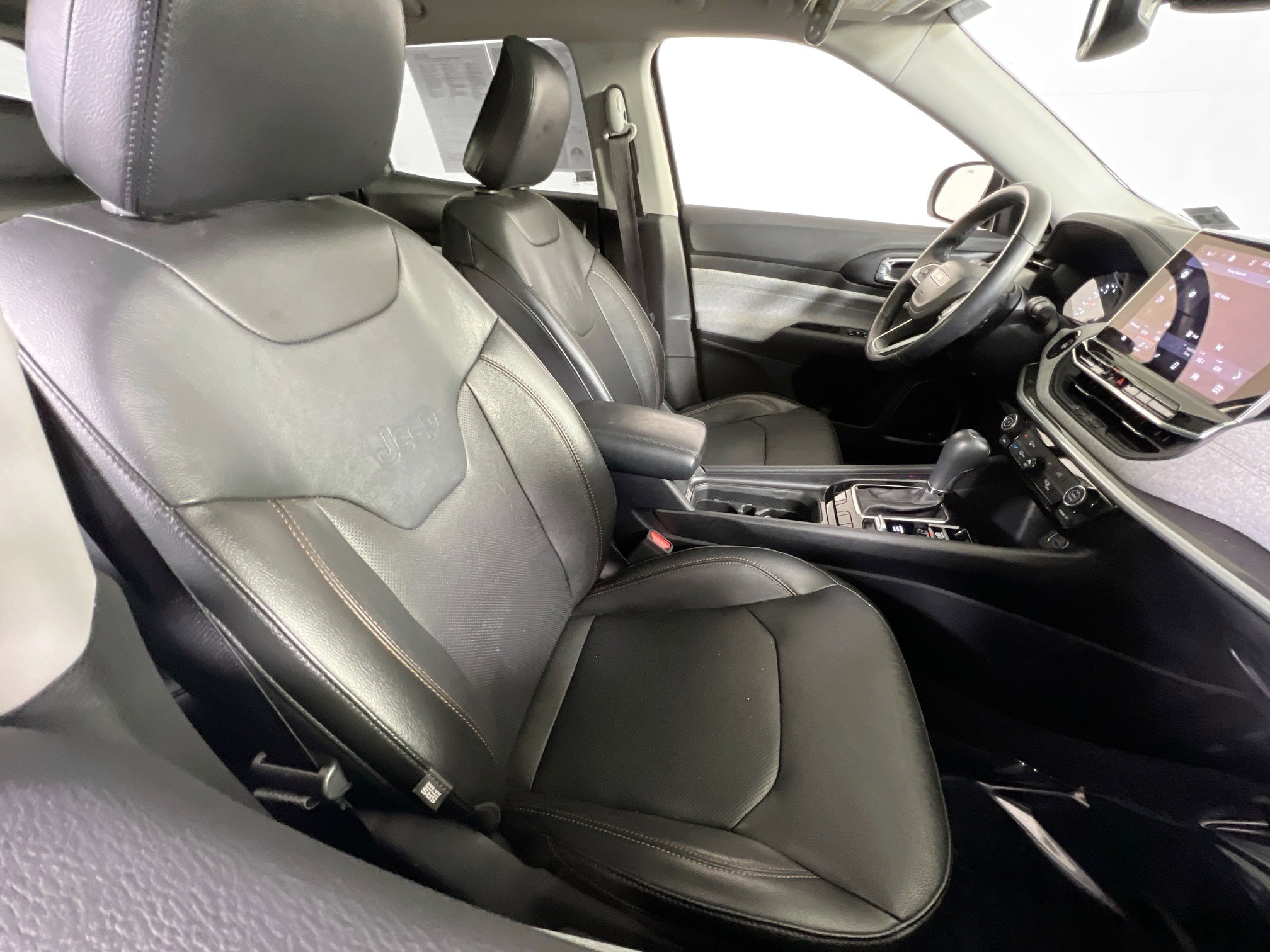 Used 2022 Jeep Compass Latitude w/ Sun and Sound Group image 26