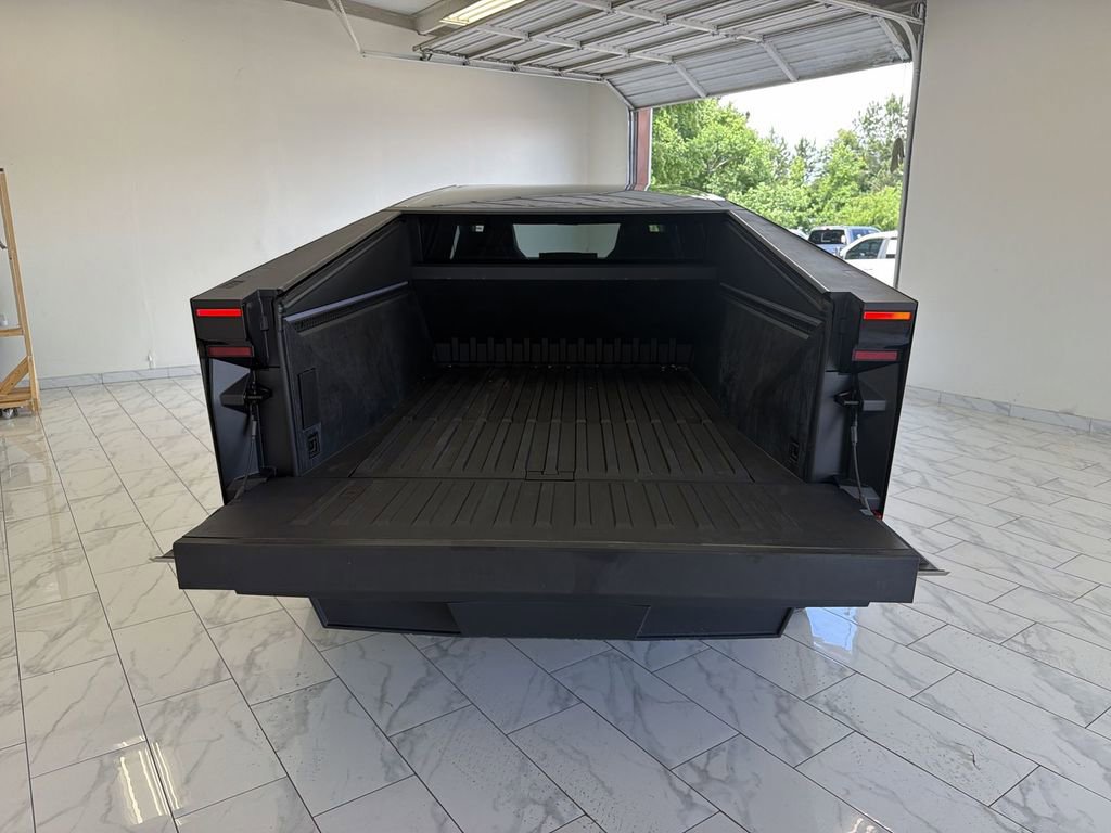 Used 2025 Tesla Cybertruck AWD Crew Cab image 27