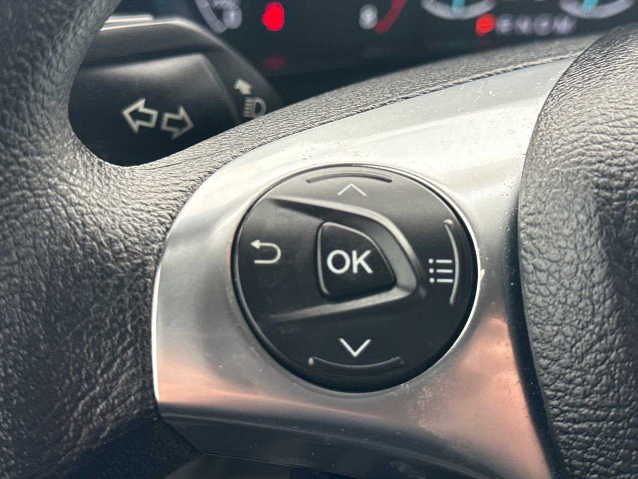 Used 2023 Ford Transit Connect XL image 28
