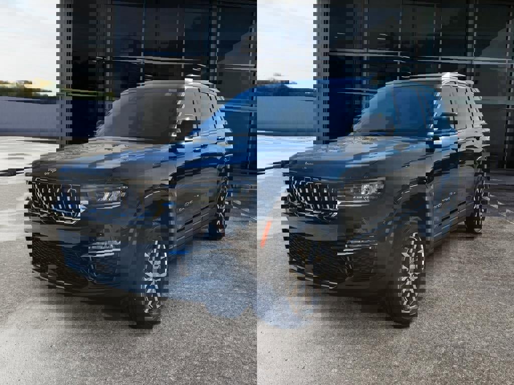 New 2025 Jeep Grand Cherokee Limited image 3