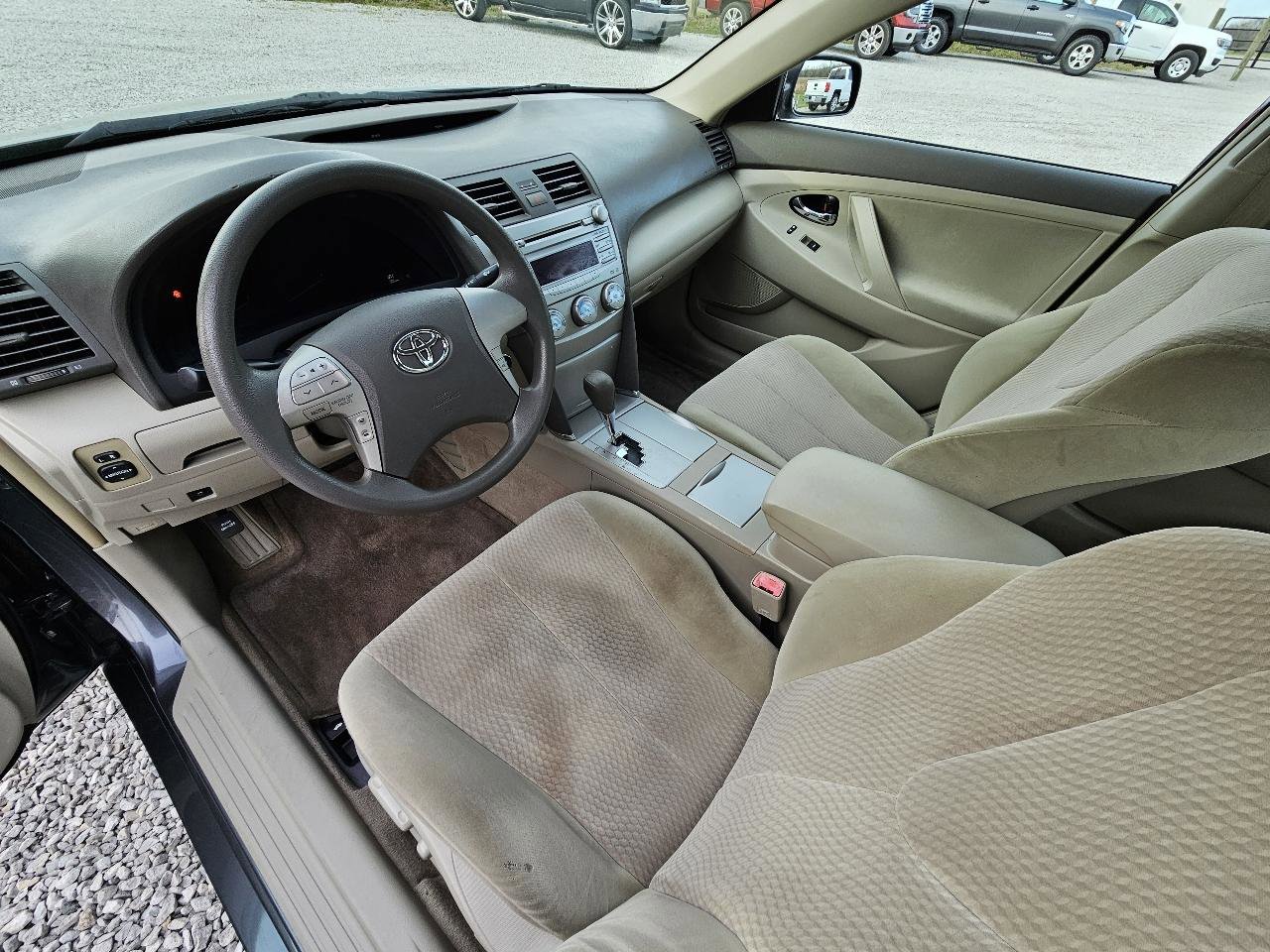 Used 2010 Toyota Camry LE image 17