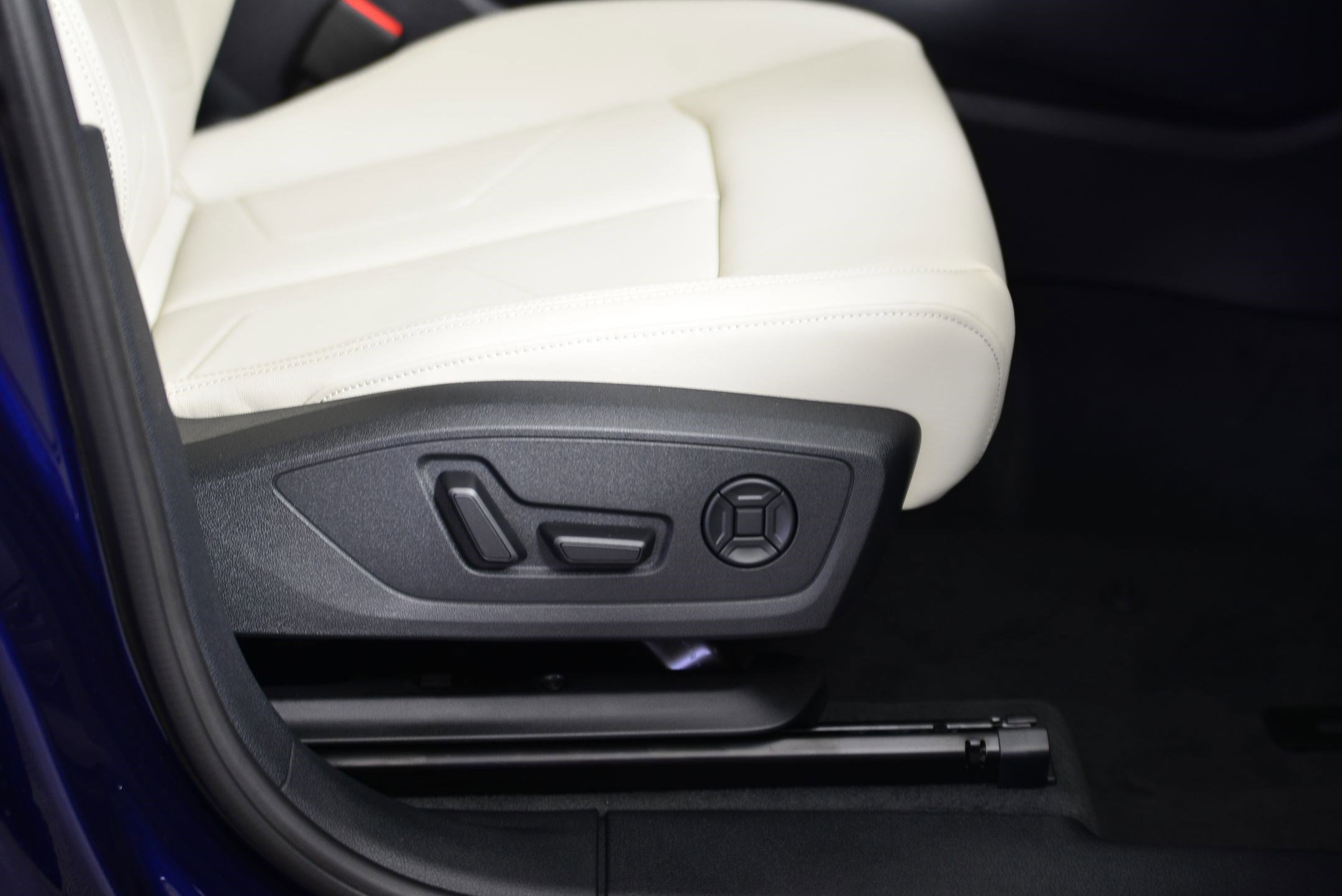 New 2025 Audi Q3 2.0T Premium w/ Convenience Package image 11