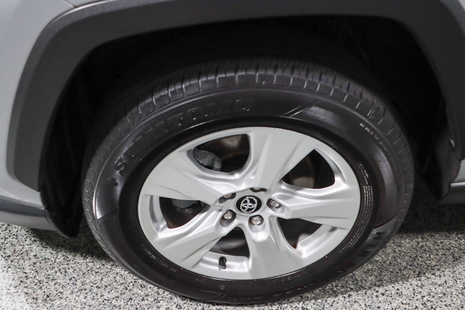 Used 2020 Toyota RAV4 XLE FWD image 11