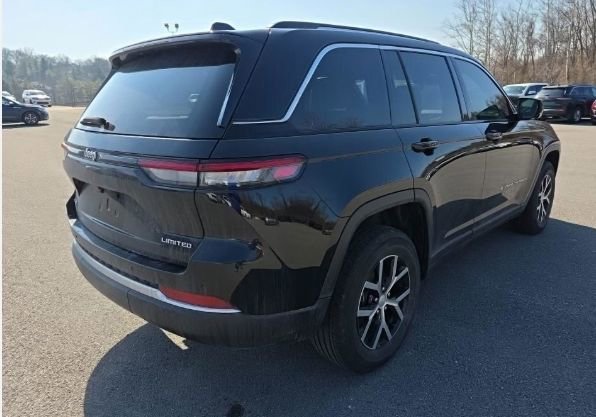 Used 2023 Jeep Grand Cherokee Limited image 27