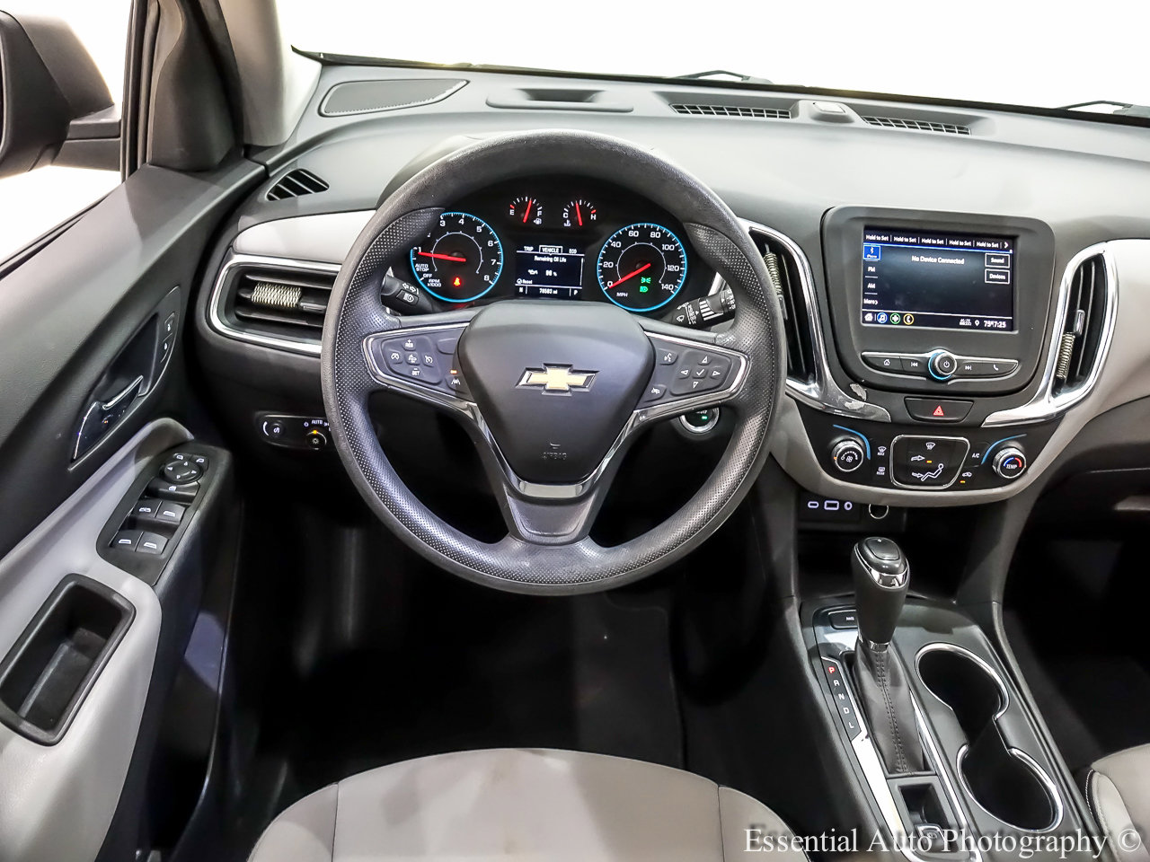 Used 2021 Chevrolet Equinox LS image 17