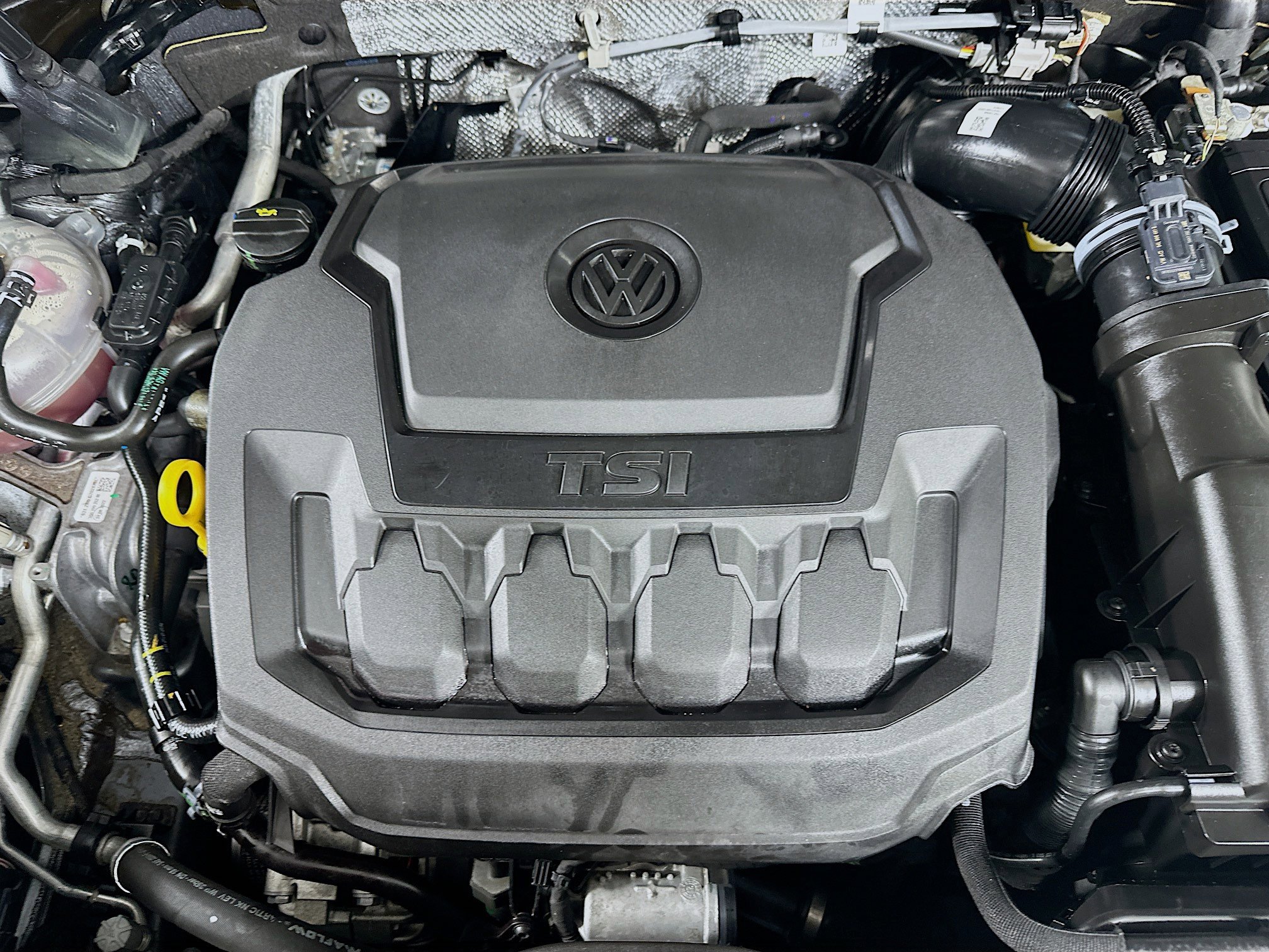 Used 2022 Volkswagen Tiguan SE image 32