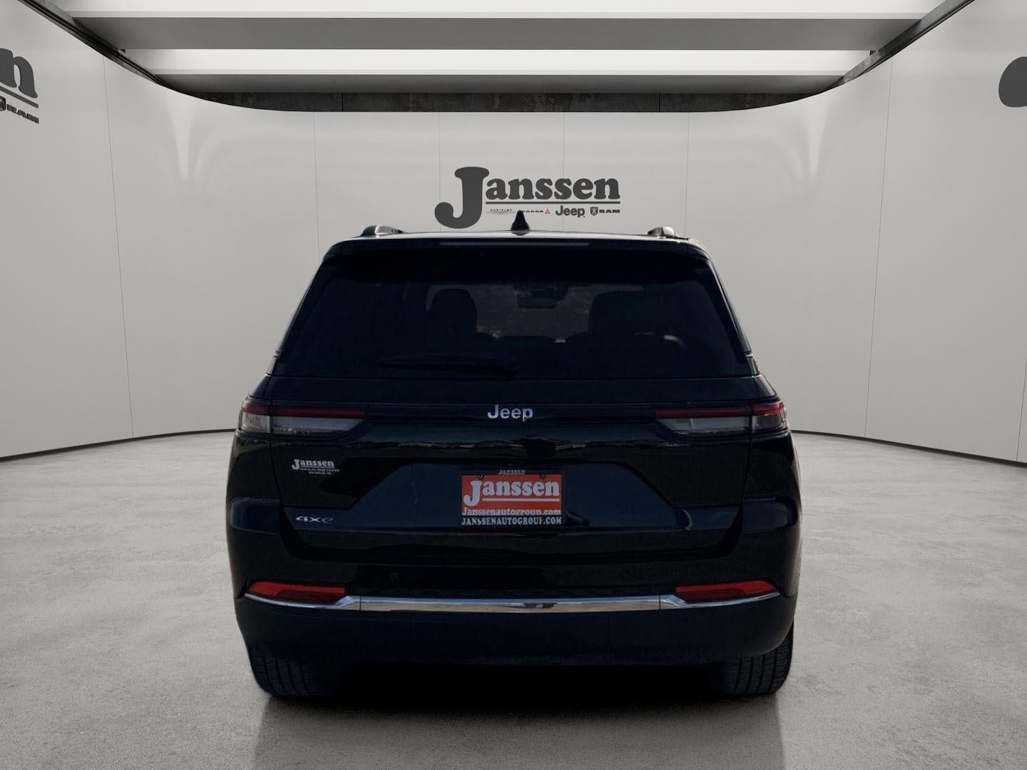 Used 2024 Jeep Grand Cherokee Limited 4xe AWD/4WD image 7