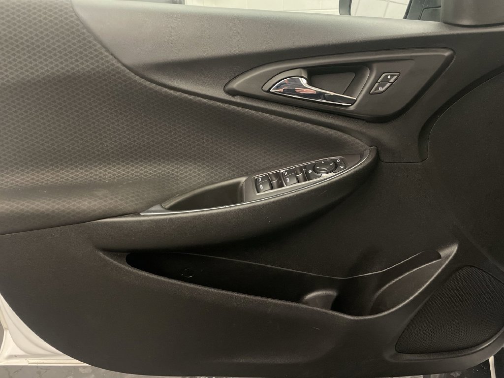 Used 2019 Chevrolet Malibu LT FWD image 15