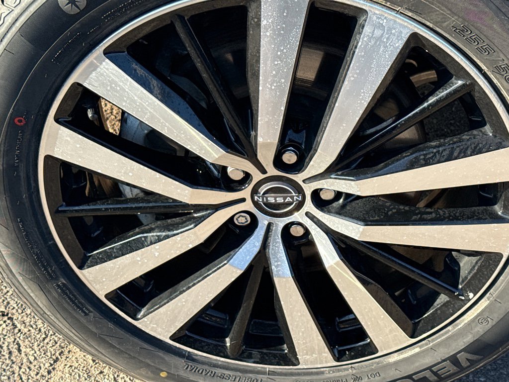 Certified 2023 Nissan Pathfinder Platinum image 9