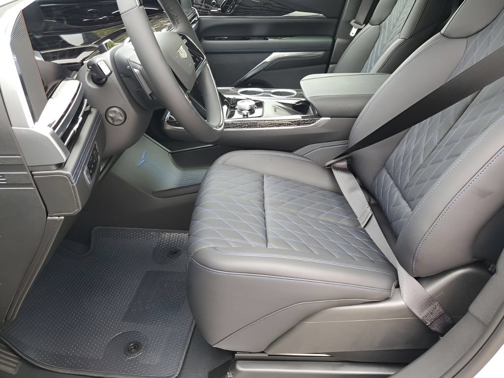 New 2026 Cadillac Escalade IQ Sport 1 w/ LPO, ONYX Package AWD/4WD image 32
