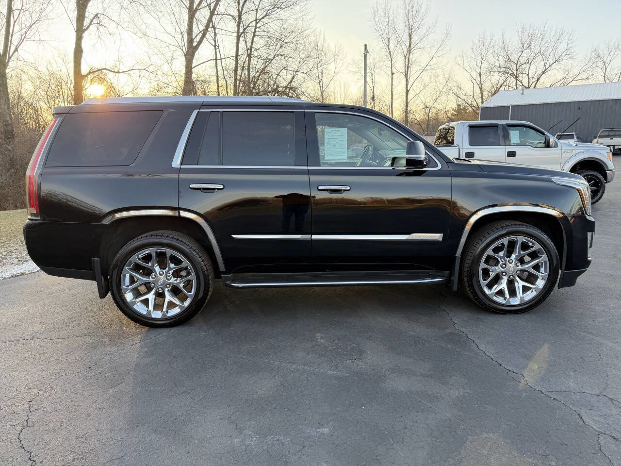 Used 2016 Cadillac Escalade Premium image 4