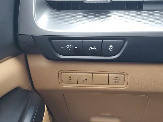 Certified 2024 Kia Carnival LX image 18