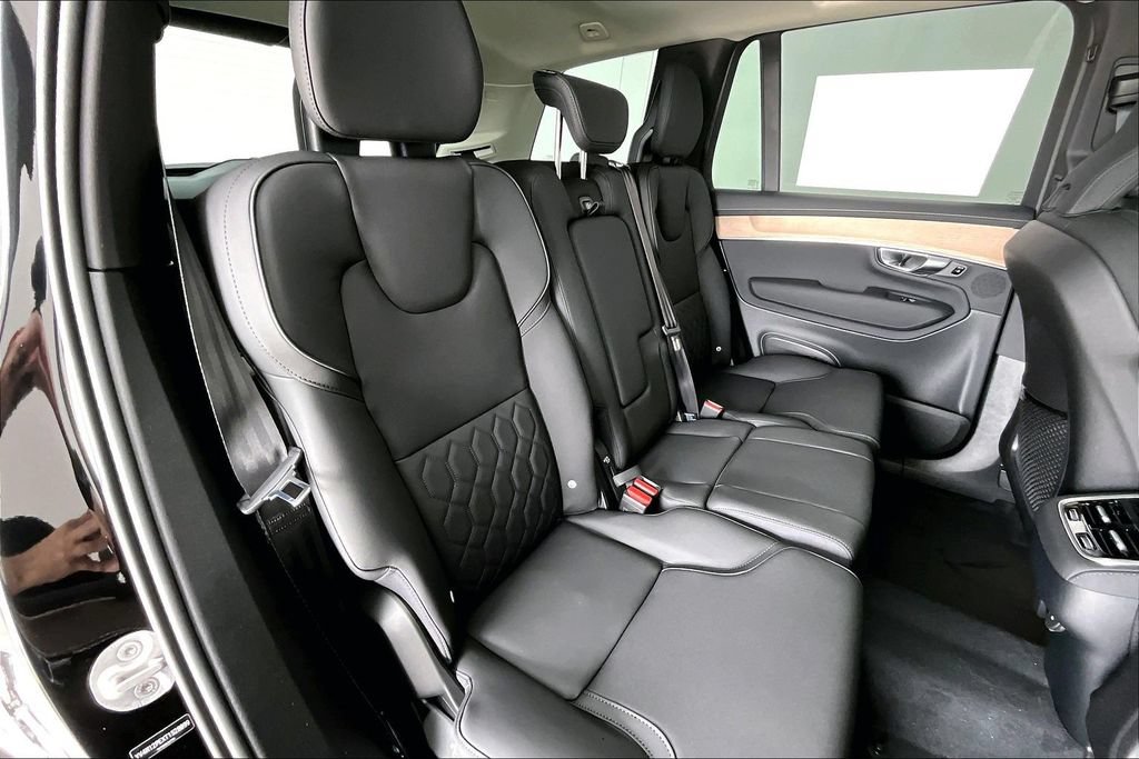 New 2026 Volvo XC90 B5 Plus AWD/4WD image 8