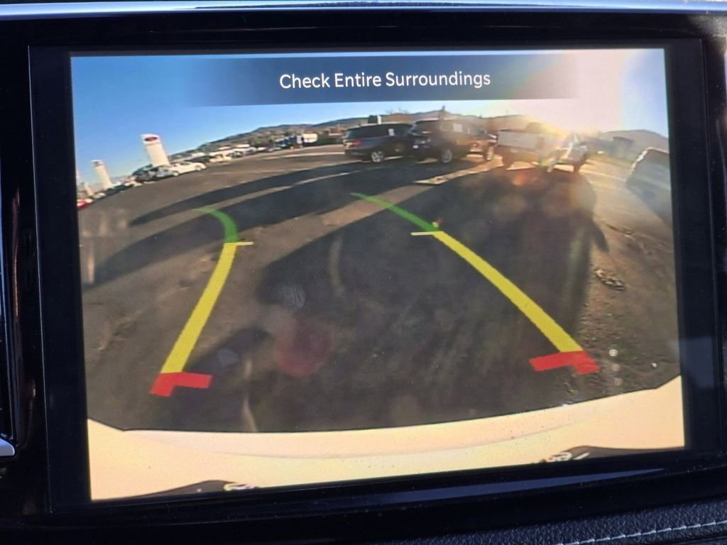 Used 2026 Chrysler Pacifica Limited image 6