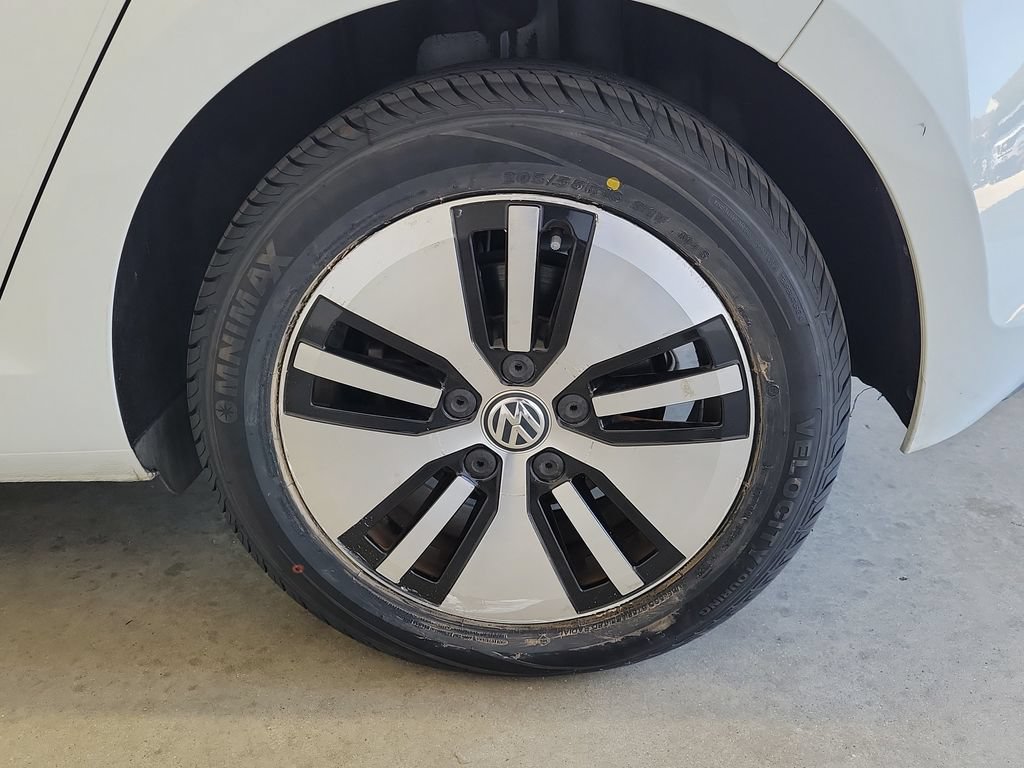 Used 2016 Volkswagen e-Golf SEL Premium FWD image 10