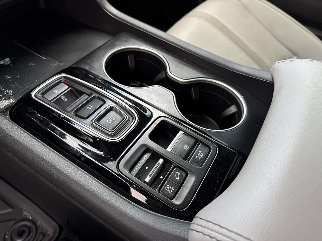 Used 2024 Honda Pilot Touring image 32