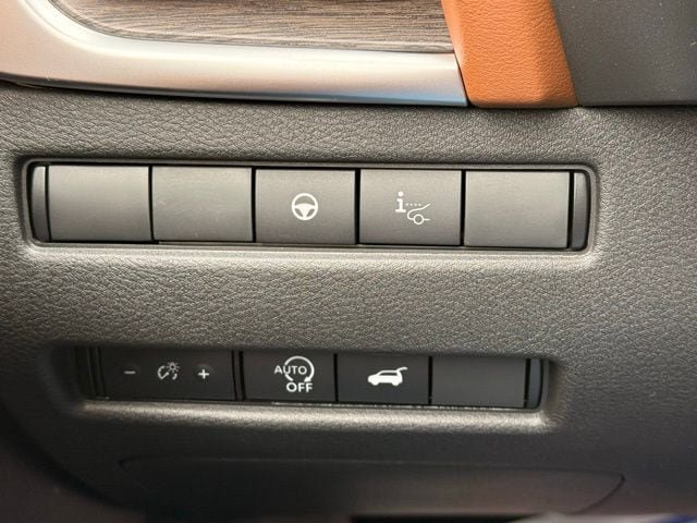 New 2026 Nissan Rogue Platinum w/ Tech Package AWD/4WD image 32