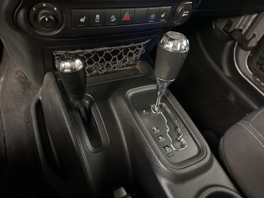 Used 2016 Jeep Wrangler Unlimited Sahara w/ Dual Top Group image 14