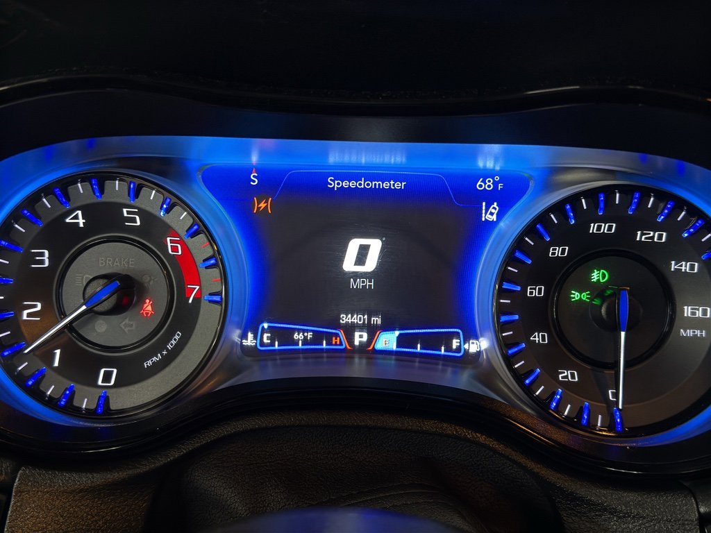 Used 2023 Chrysler 300 C image 15