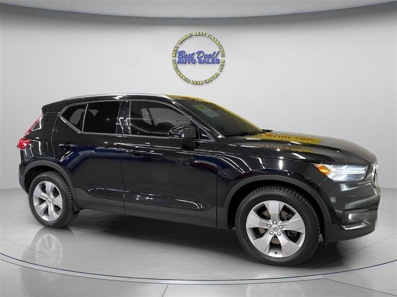 Used 2022 Volvo XC40 T5 Momentum AWD/4WD image 7