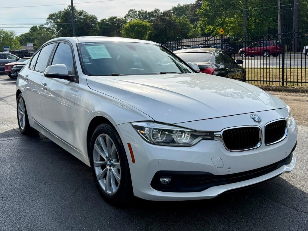 Used 2018 BMW 320i Sedan RWD image 3