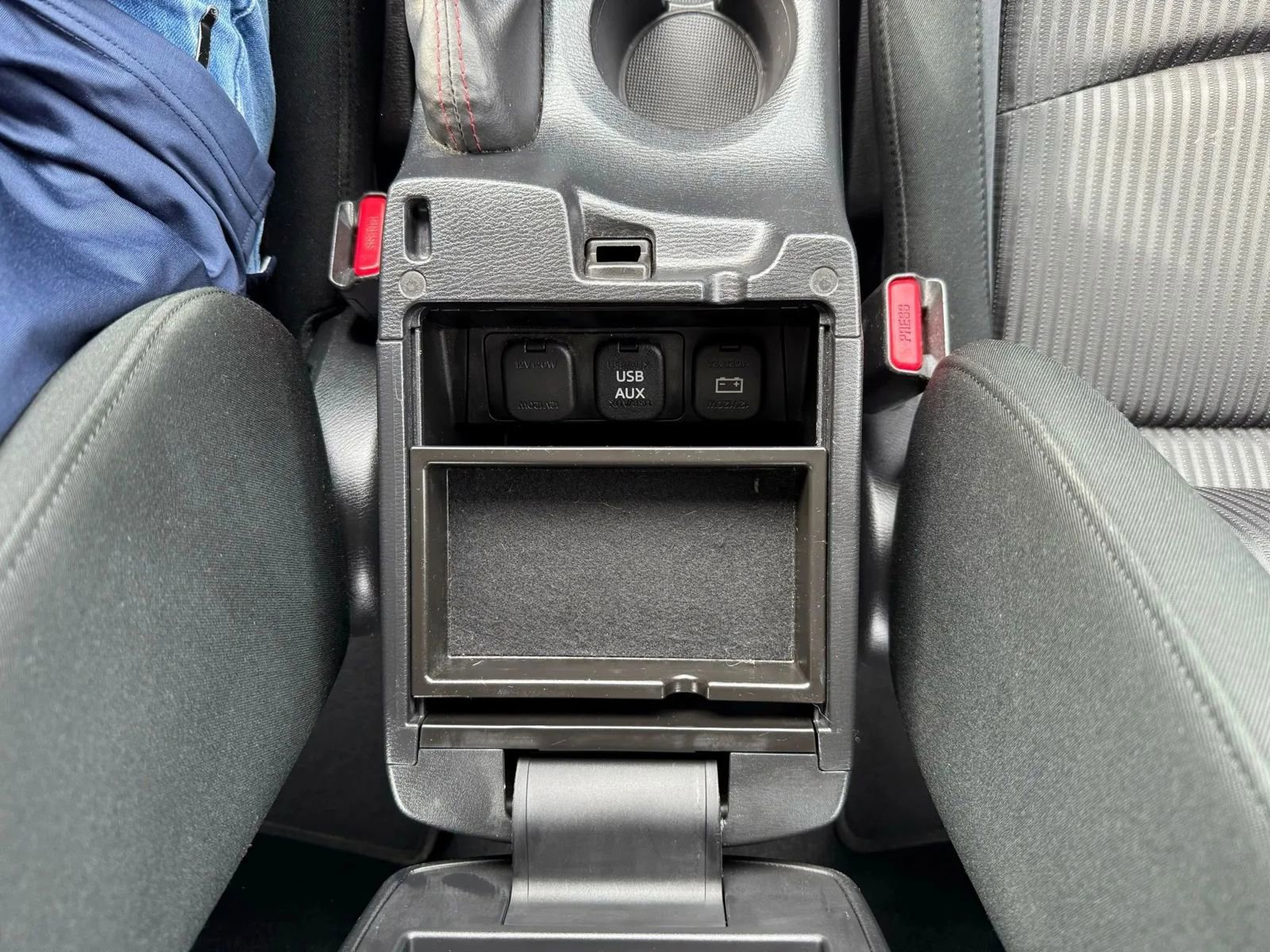 Used 2014 MAZDA MAZDA3 i Touring image 30