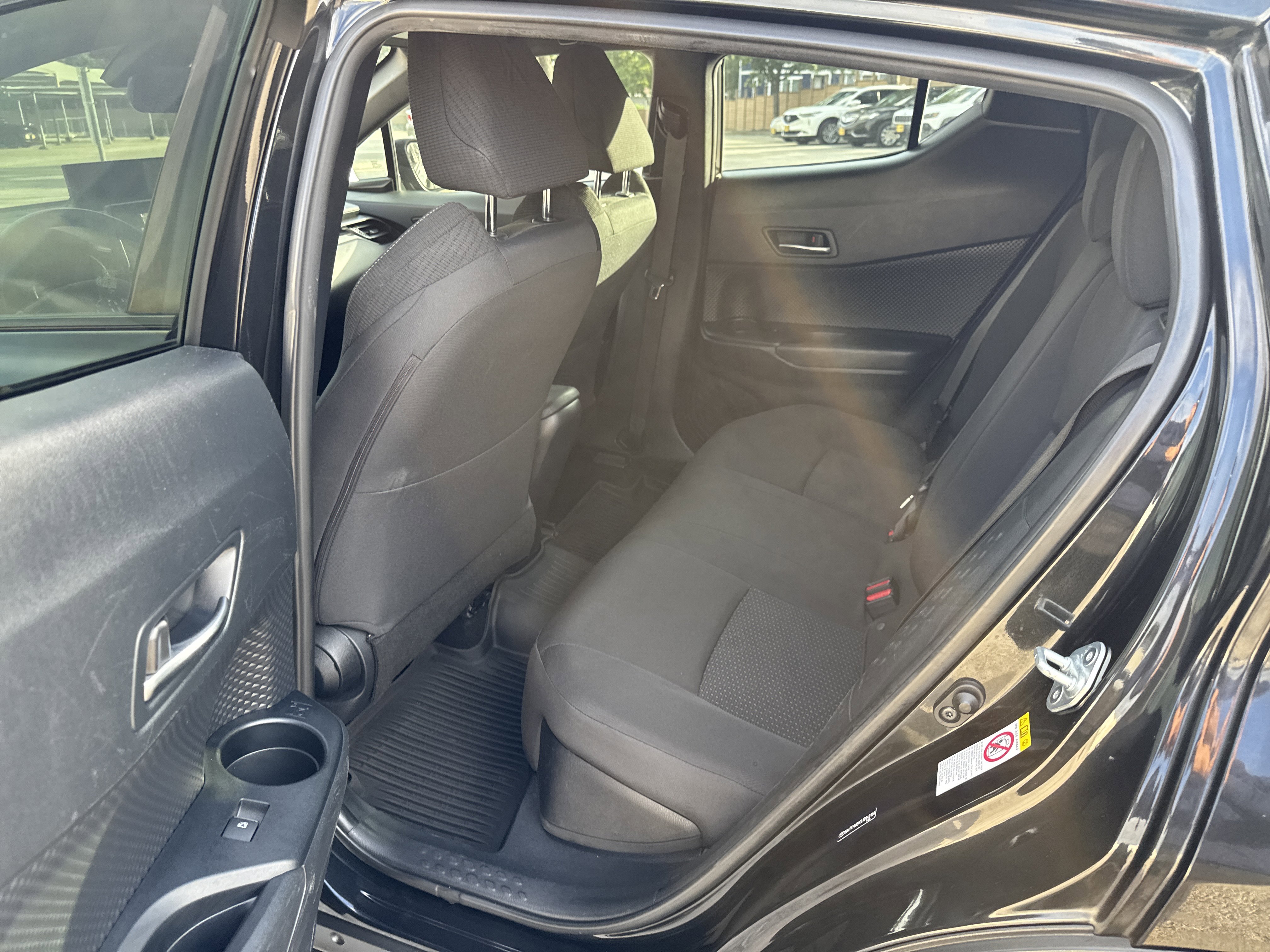 Used 2018 Toyota C-HR XLE FWD image 11