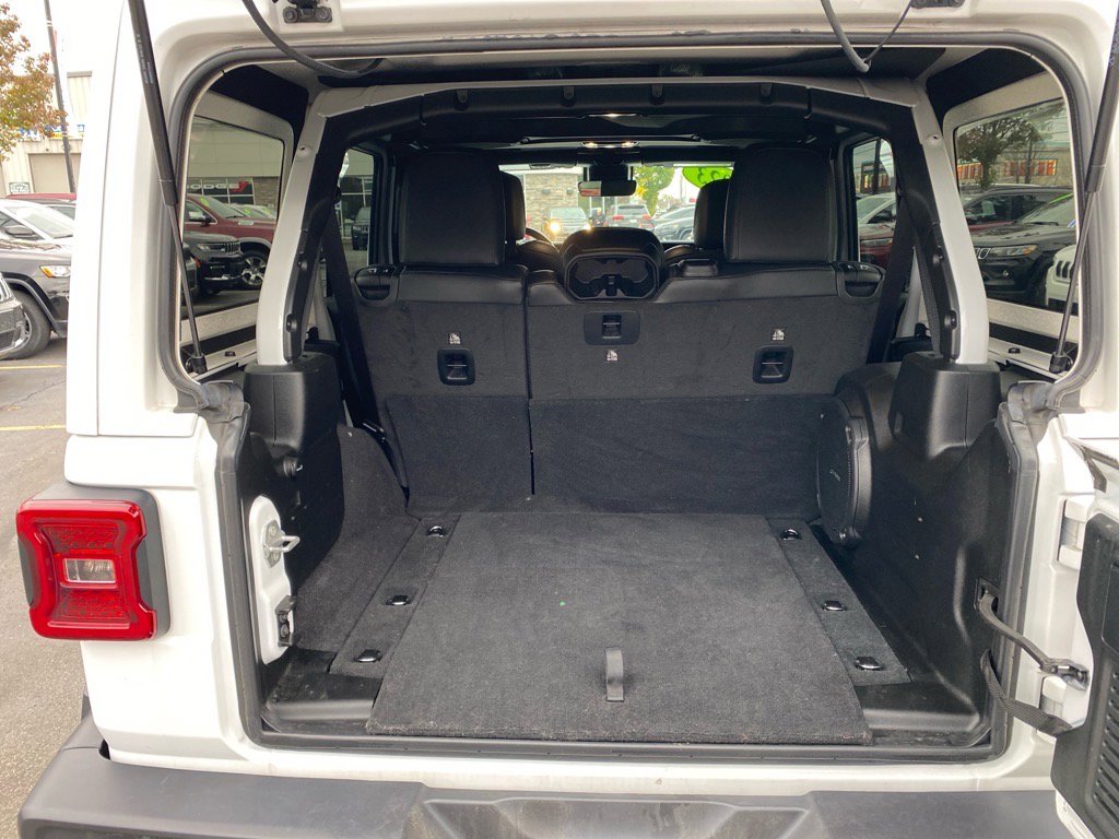 Used 2023 Jeep Wrangler Unlimited Sahara image 24