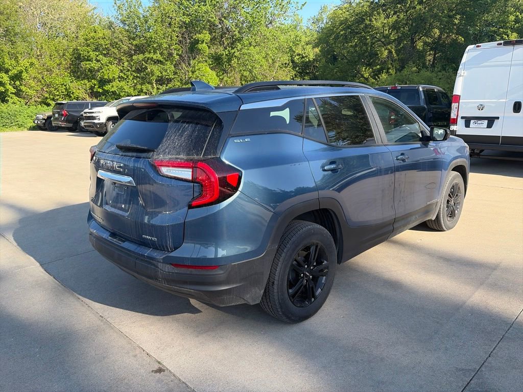 Used 2024 GMC Terrain SLE w/ Driver Convenience Package AWD/4WD image 7