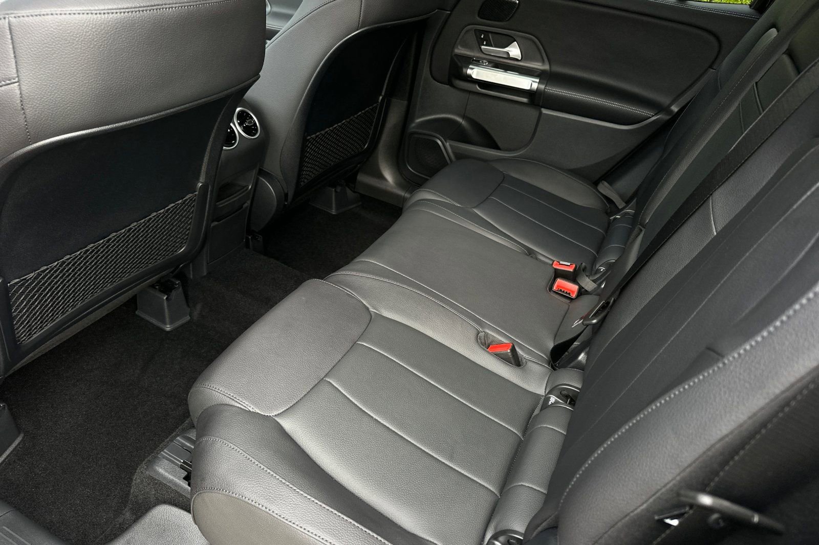 New 2026 Mercedes-Benz GLB 250 image 10