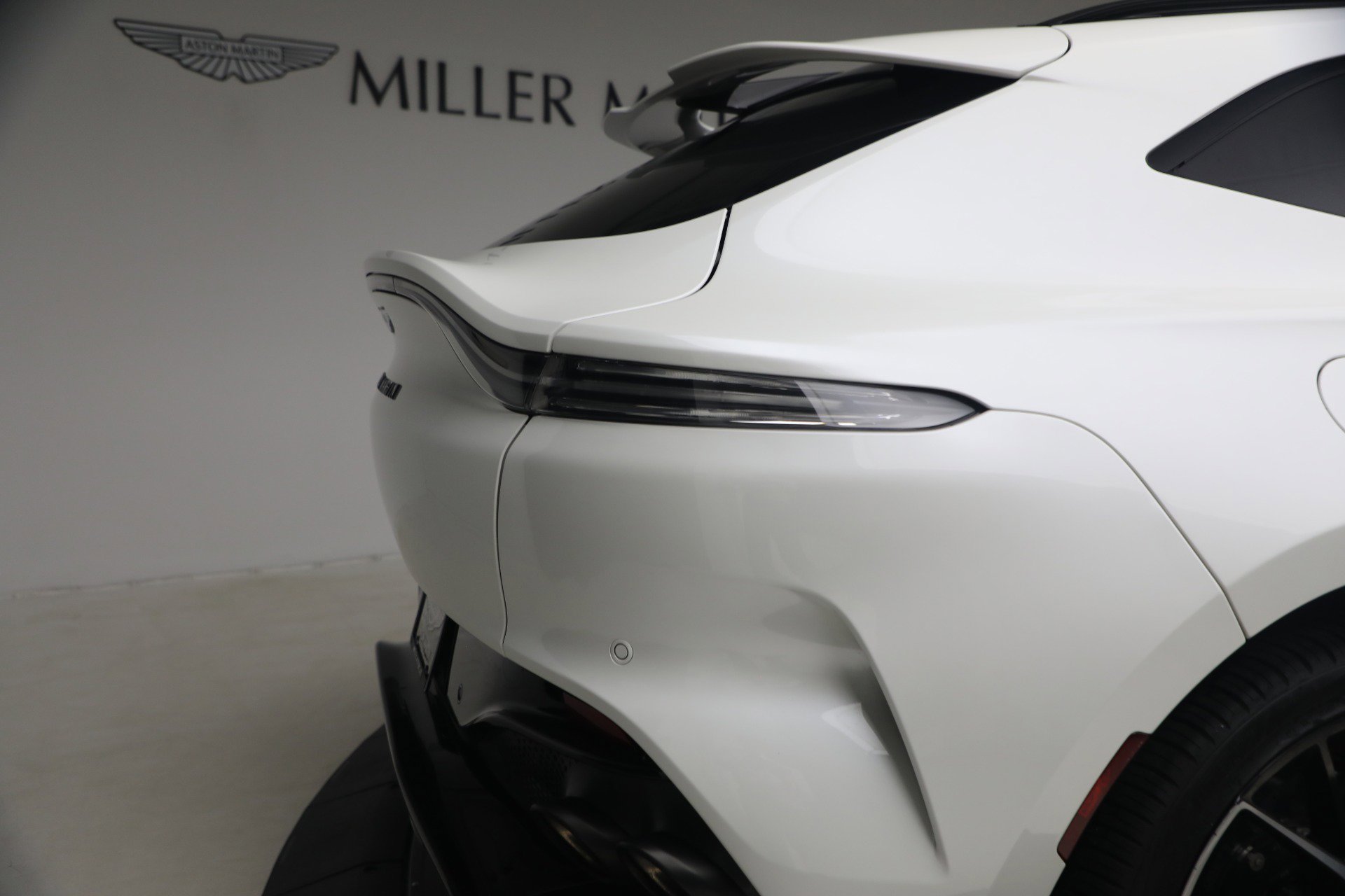 Used 2025 Aston Martin DBX 707 image 35