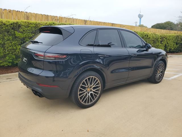 Used 2022 Porsche Cayenne Platinum Edition image 9