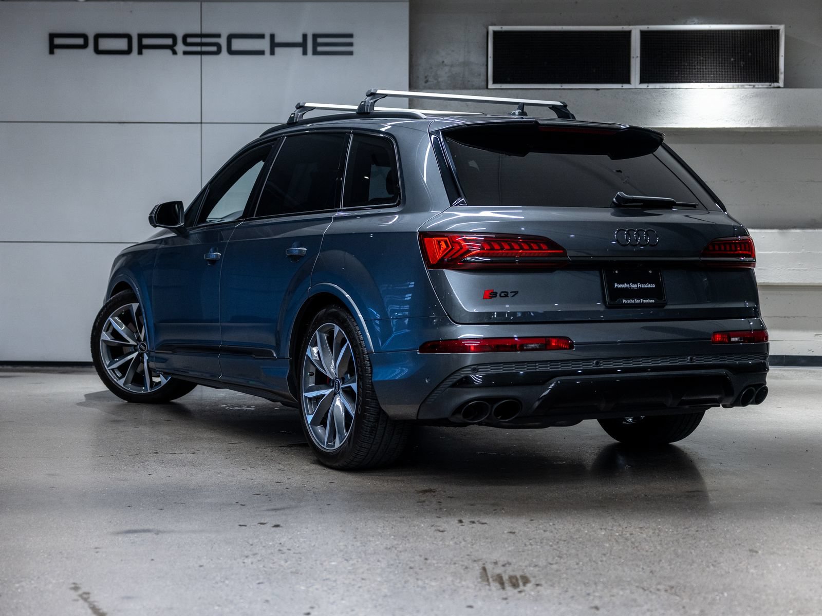 Used 2023 Audi SQ7 Prestige w/ Sport Package AWD/4WD image 3