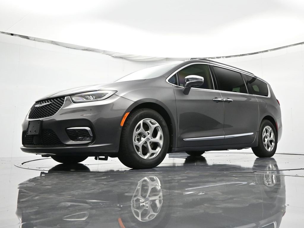 Used 2022 Chrysler Pacifica Limited image 37