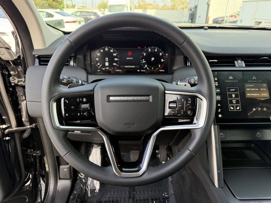 Used 2025 Land Rover Discovery Sport S image 19