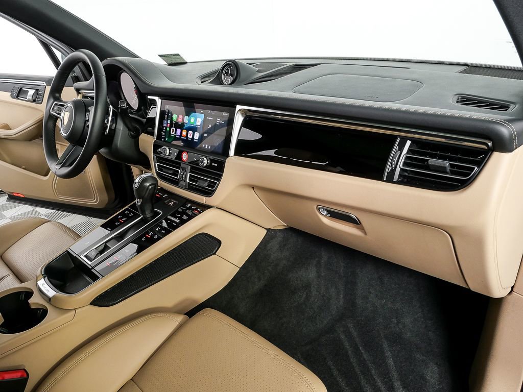 Certified 2023 Porsche Macan Turbo AWD/4WD image 25