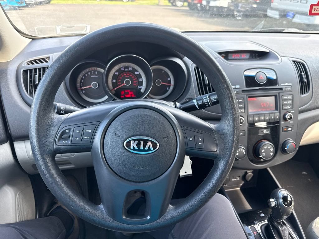 Used 2013 Kia Forte LX FWD image 9