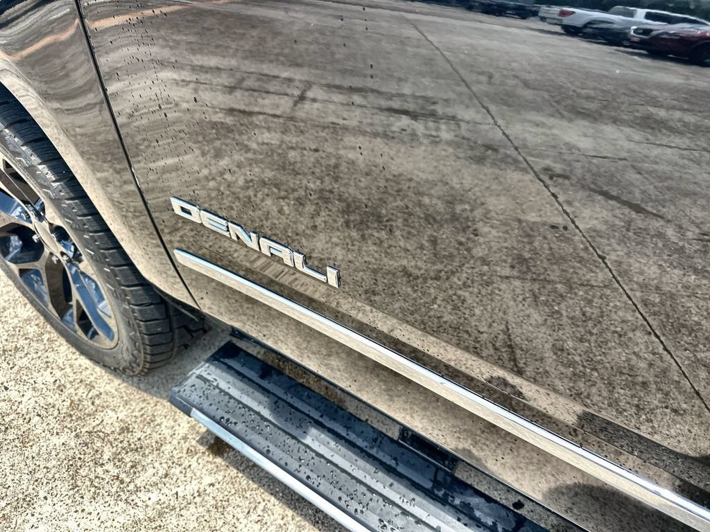 Used 2019 GMC Yukon XL Denali w/ Denali Ultimate Package AWD/4WD image 14