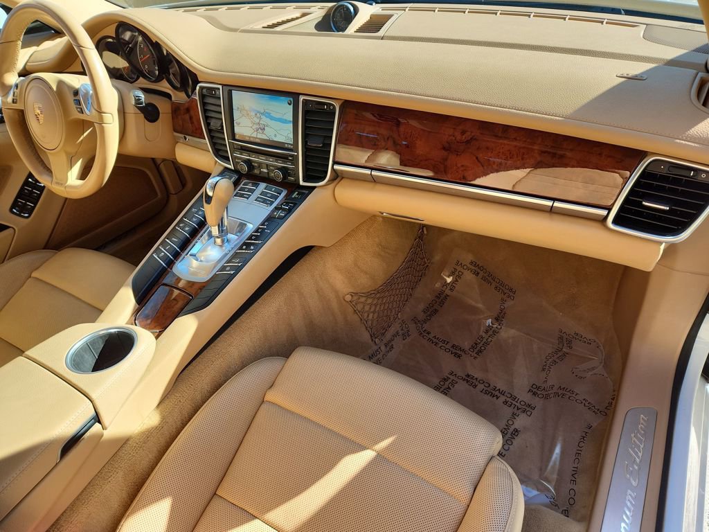 Used 2013 Porsche Panamera 4 Platinum Edition image 29