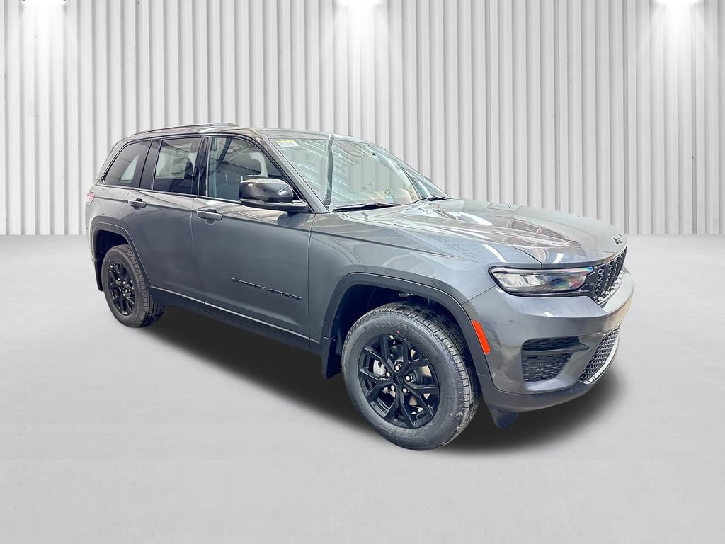 New 2025 Jeep Grand Cherokee Laredo image 2