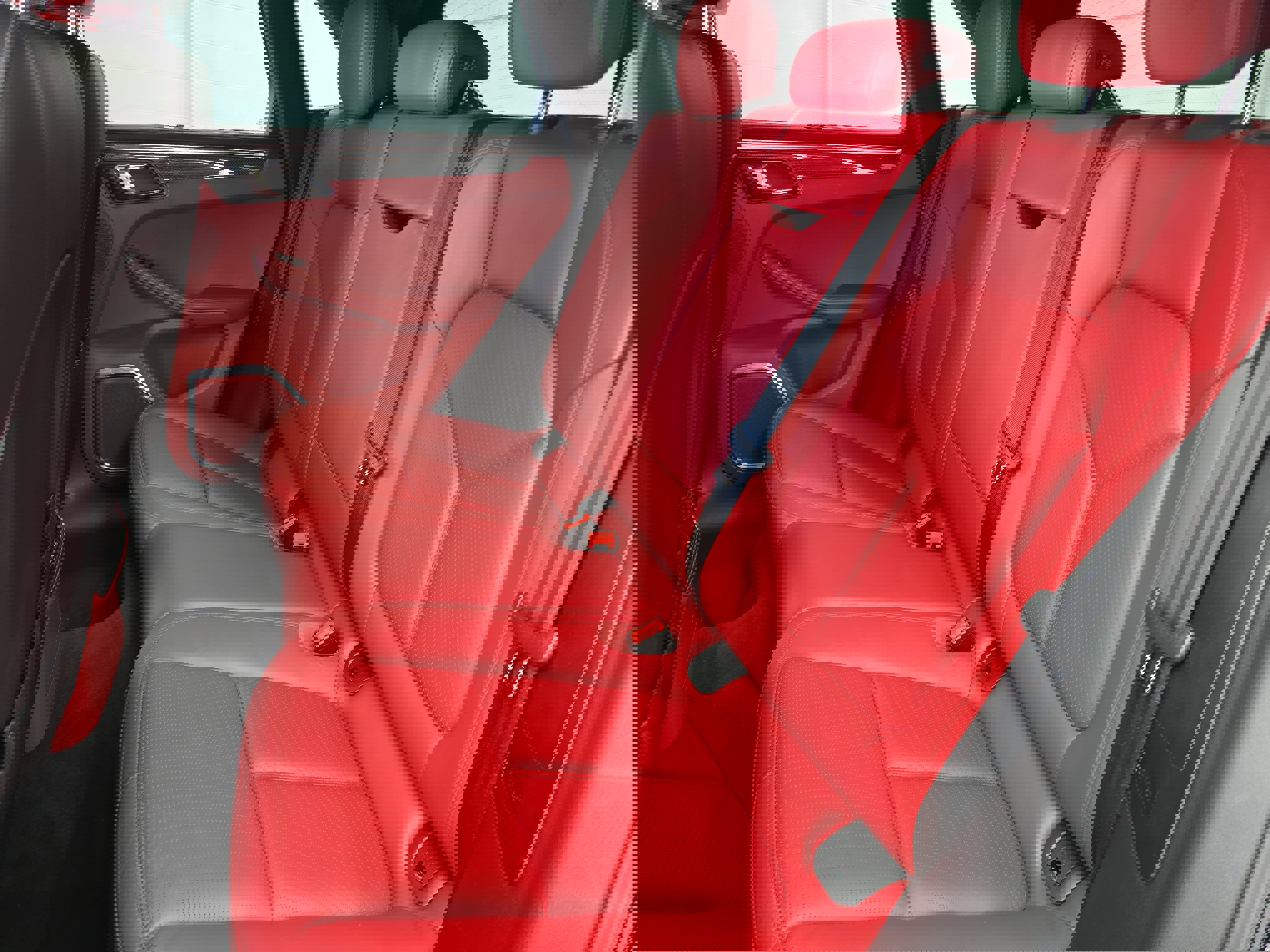 Used 2017 Porsche Macan Turbo image 14