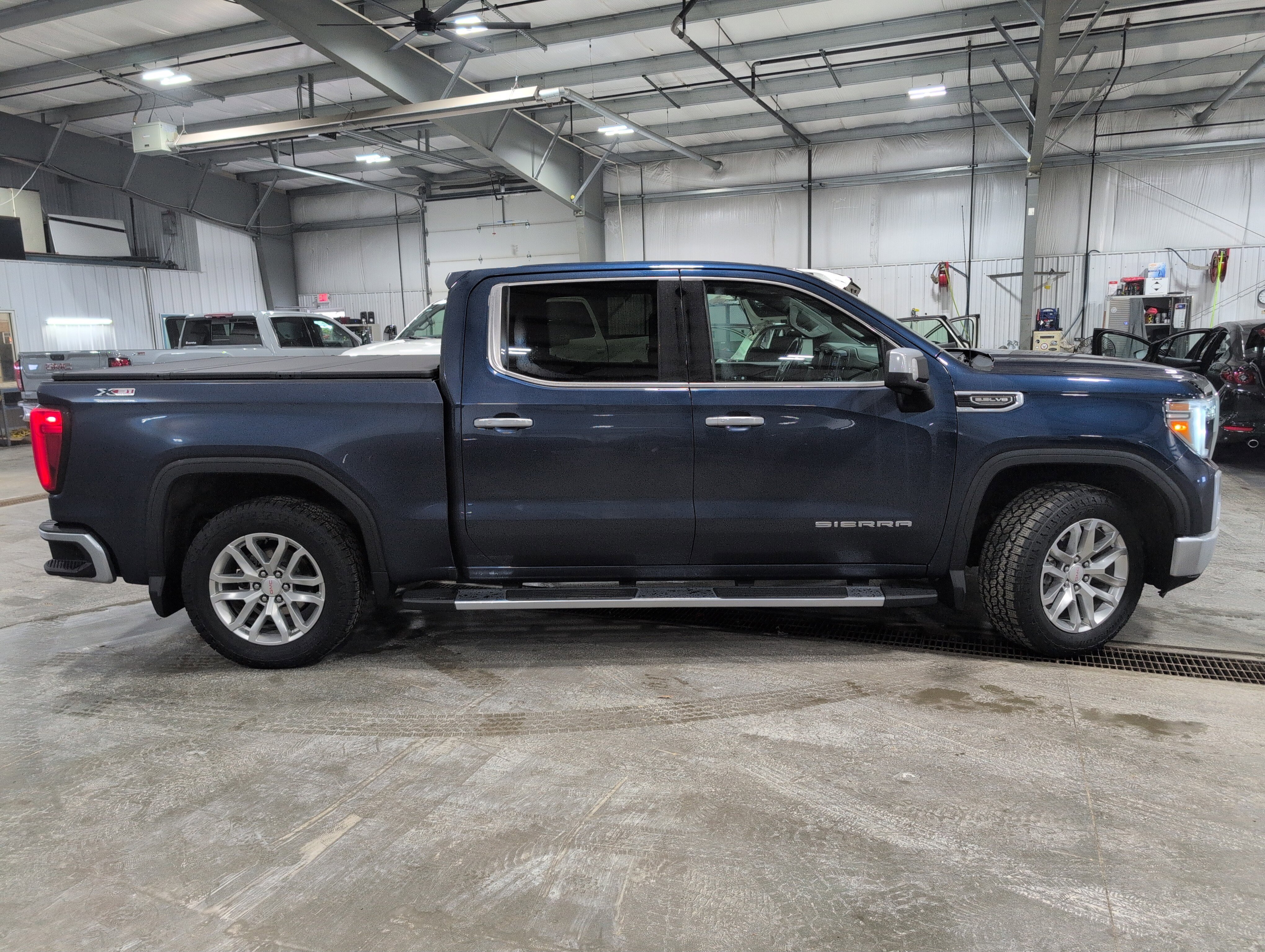 Used 2019 GMC Sierra 1500 SLT w/ SLT Premium Plus Package image 2