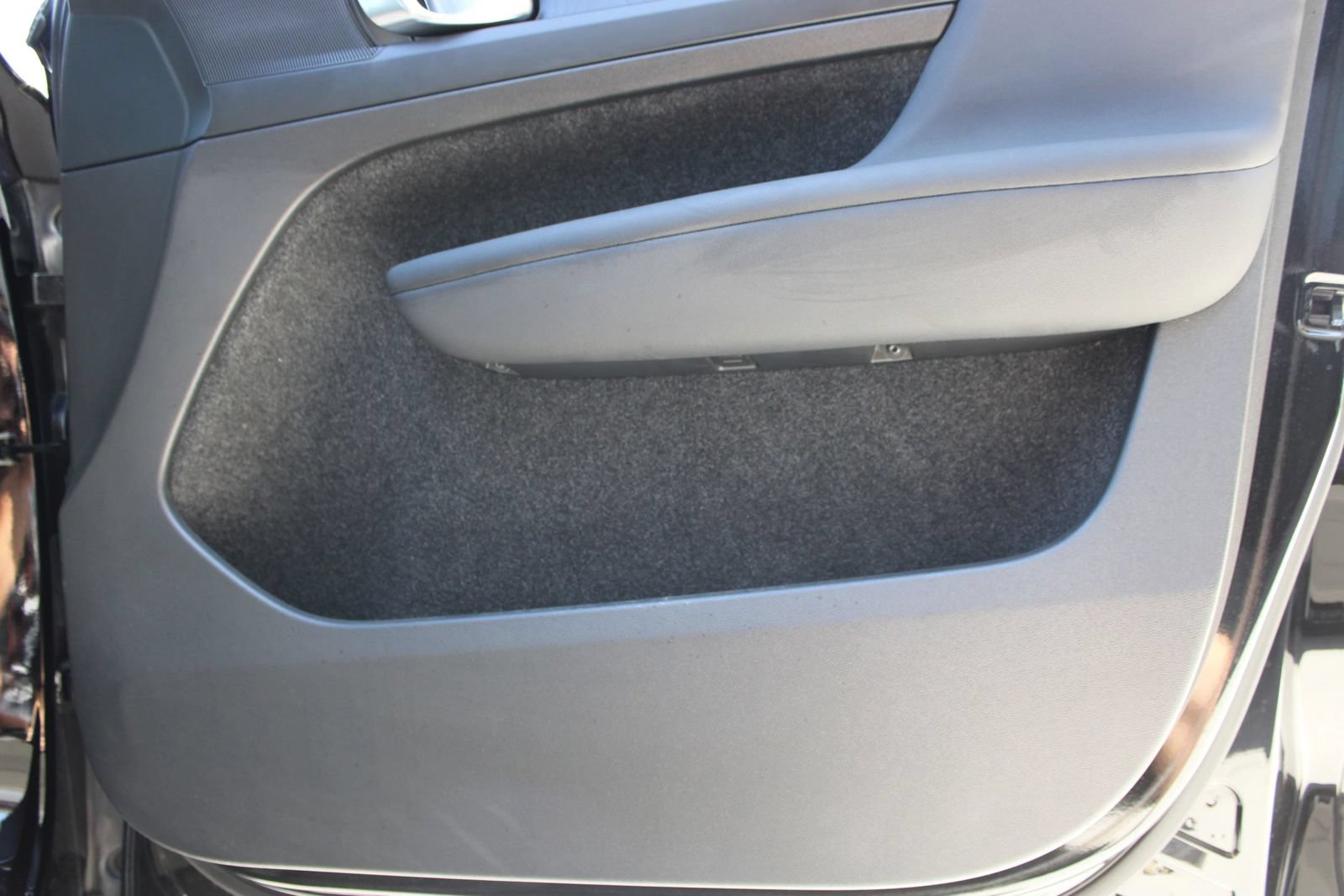 Used 2023 Volvo C40 P8 Recharge Plus w/ Protection Package Premier AWD/4WD image 3