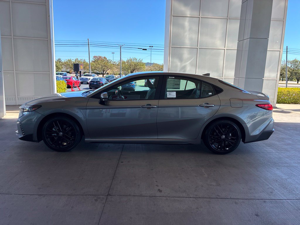 New 2026 Toyota Camry SE FWD image 1