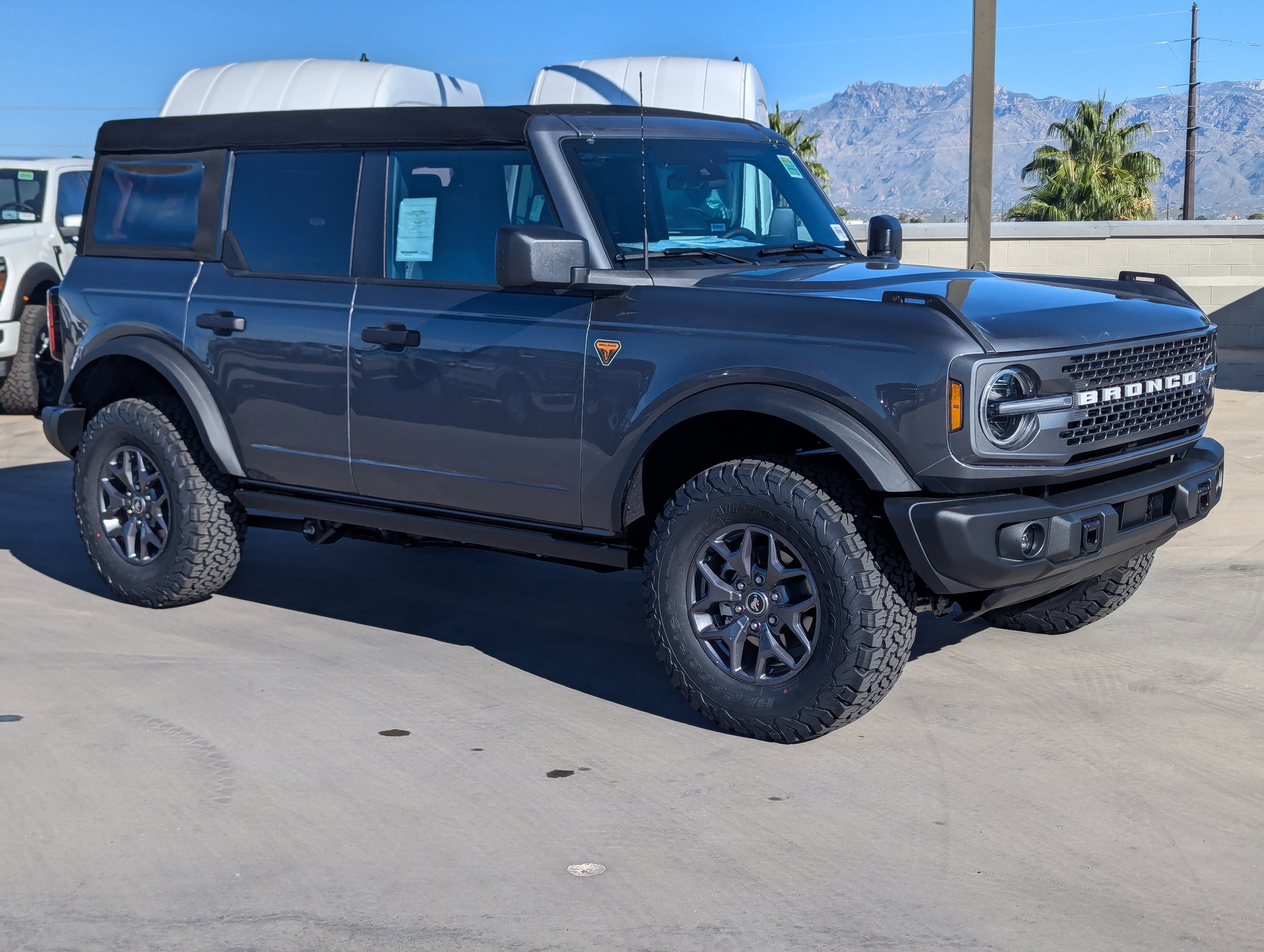 New 2025 Ford Bronco Badlands image 1
