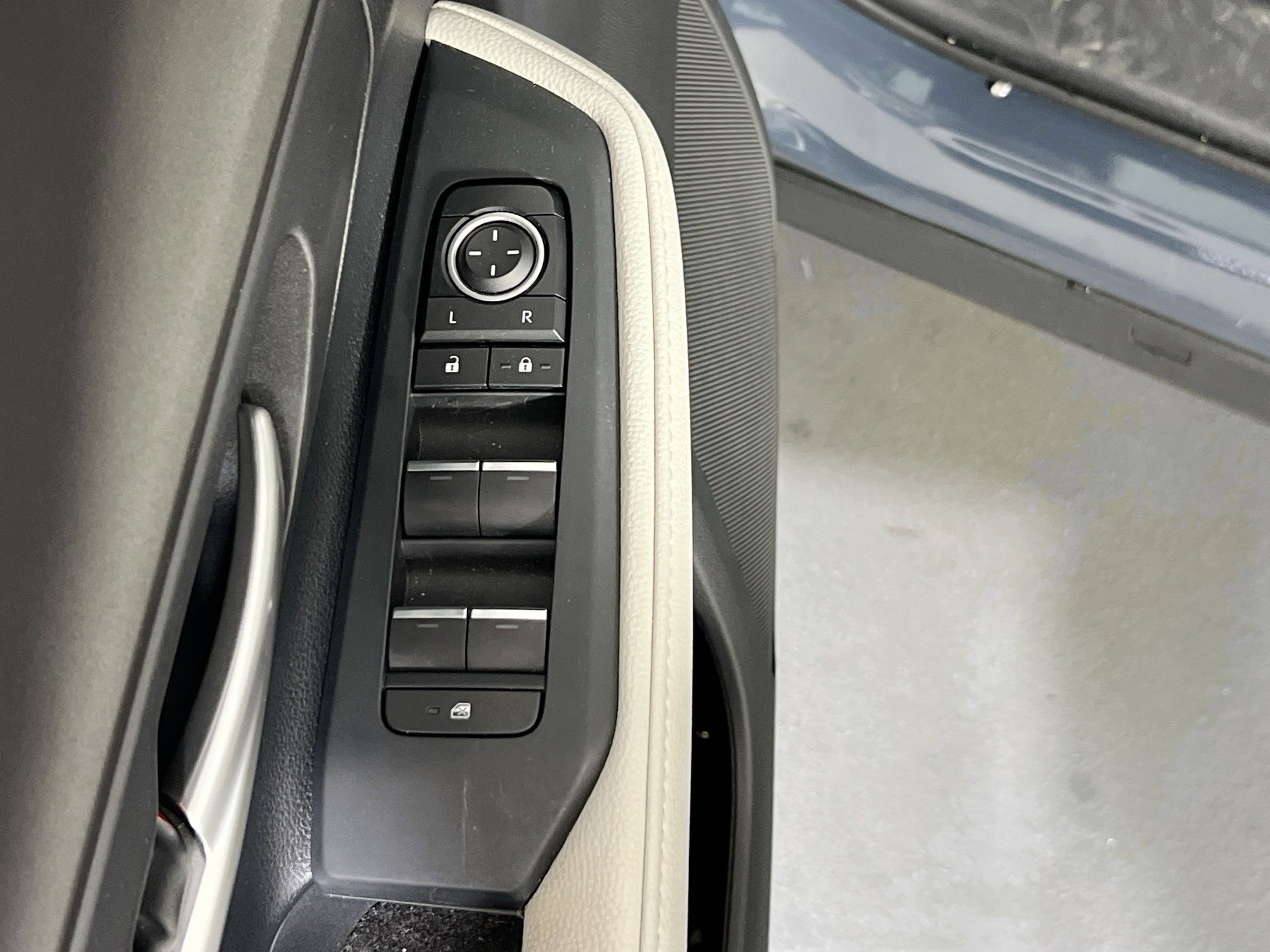 Used 2025 Toyota Grand Highlander AWD image 18