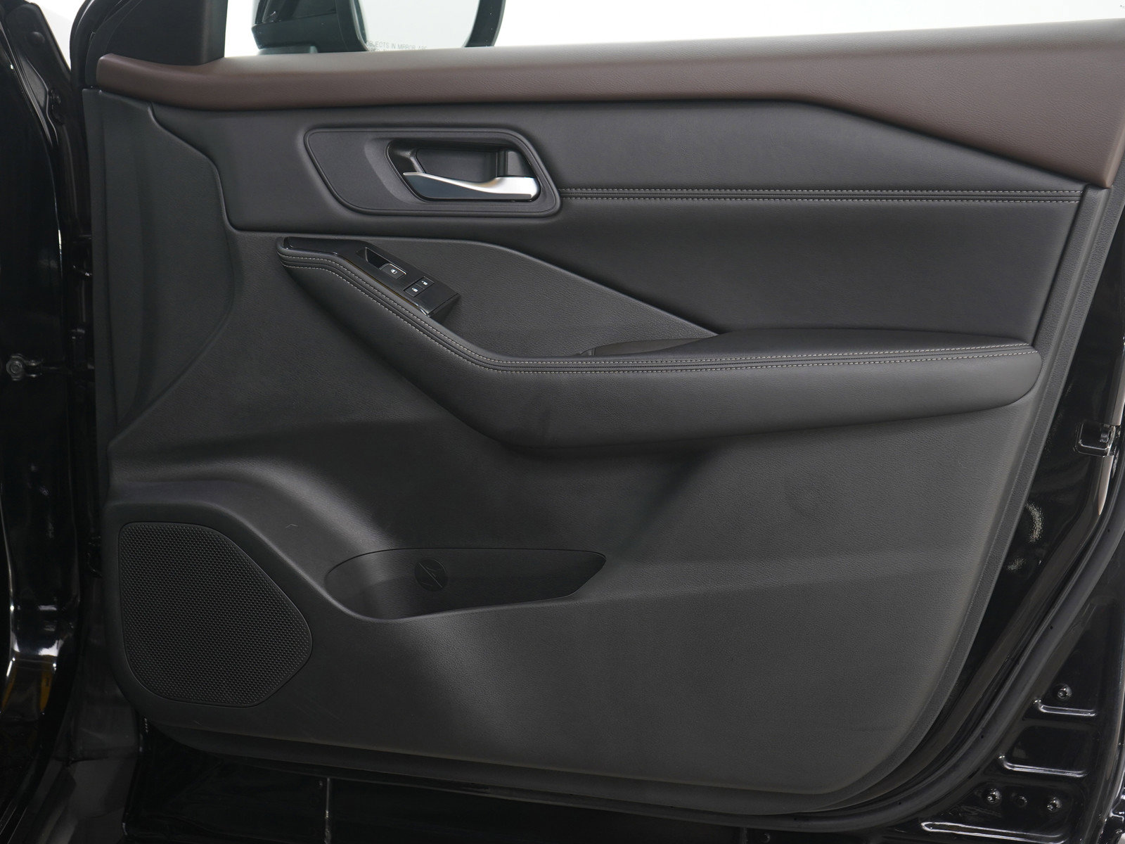 Used 2023 Nissan Rogue SL image 12