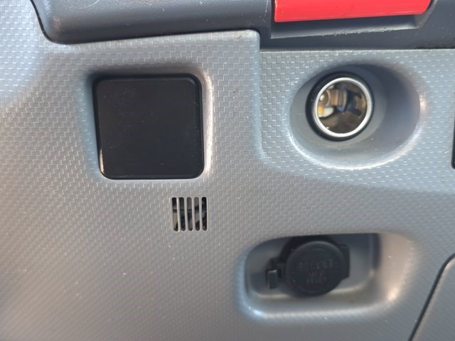Used 2023 Isuzu NPR RWD image 25