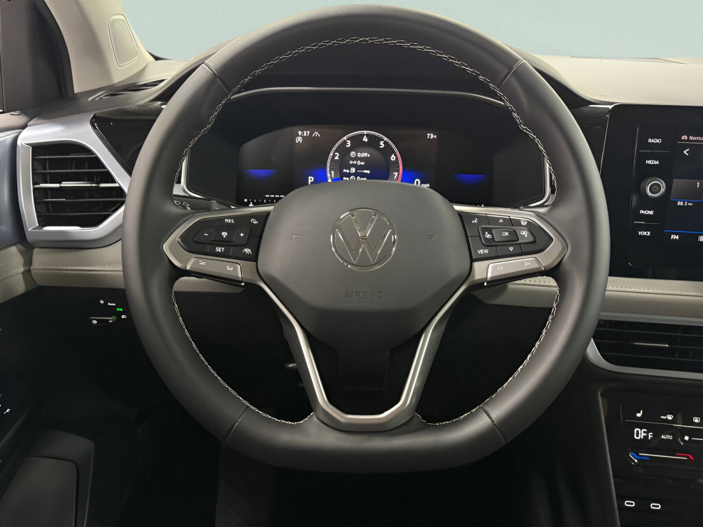 New 2025 Volkswagen Taos SE image 11